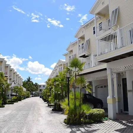 Bermuda Bay Three Bedroom Apartment 1415